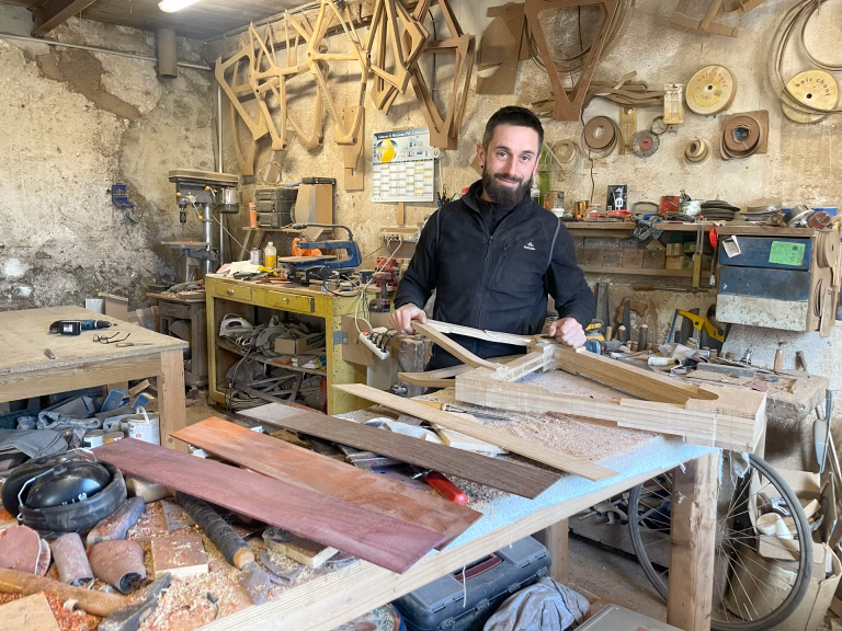 Eddy Jeantet, de Gastaboy, dans son atelier © Sabrina Lucchese