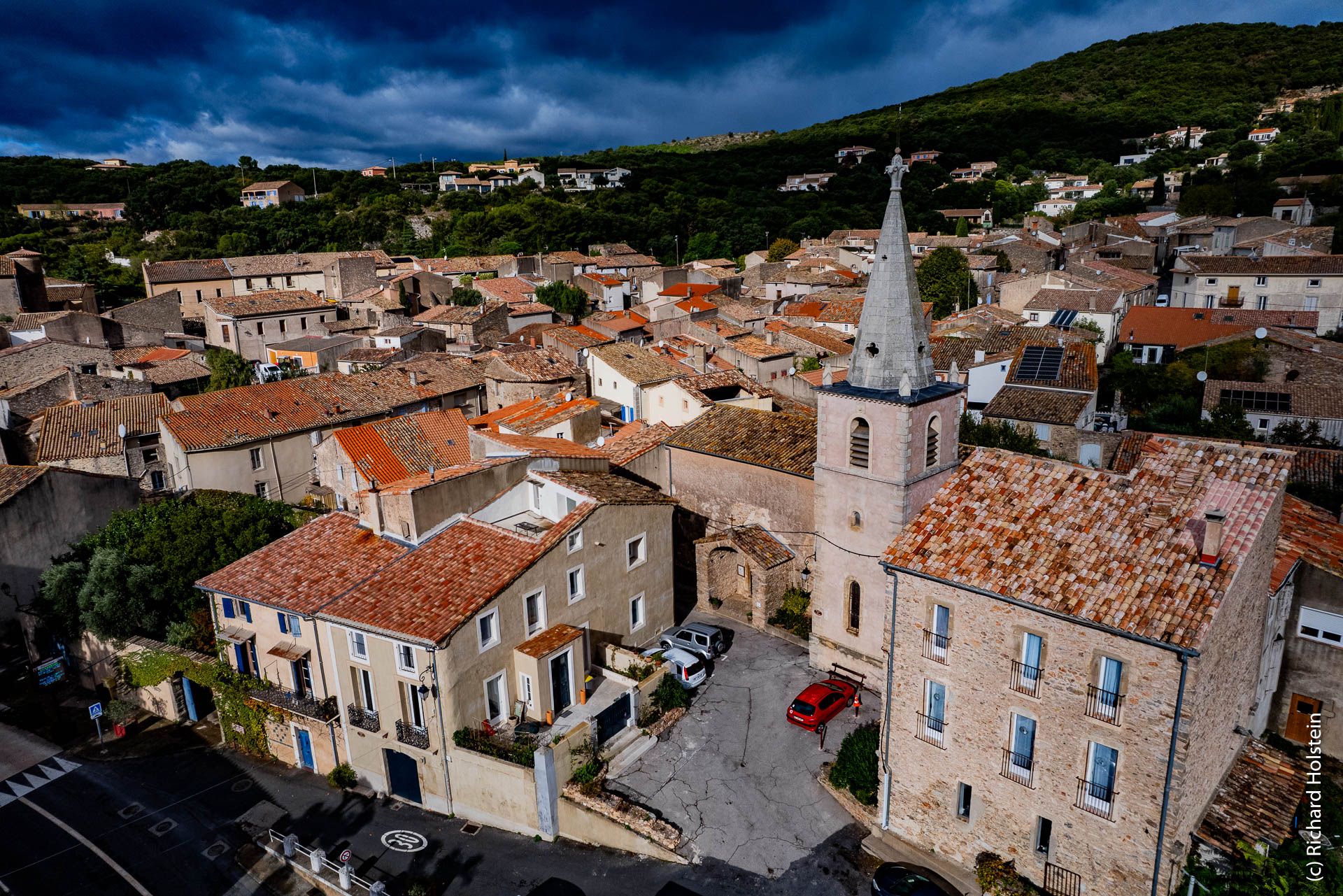 Faugères dans les avant-monts