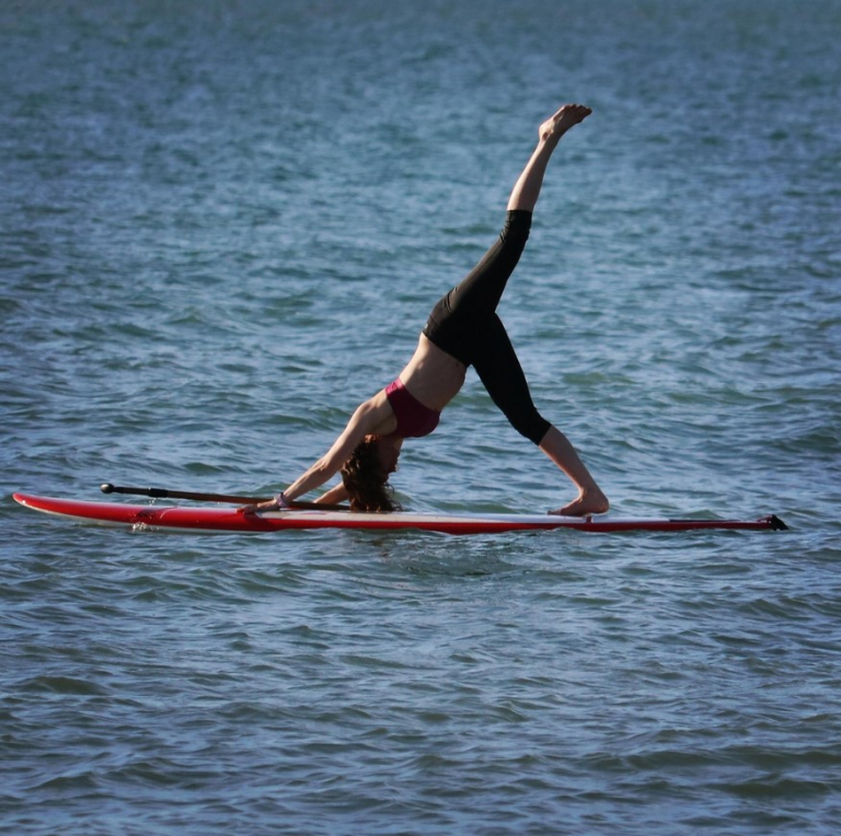 séance de paddle-yoga sur le lac de le Raviege © Octaglisse
