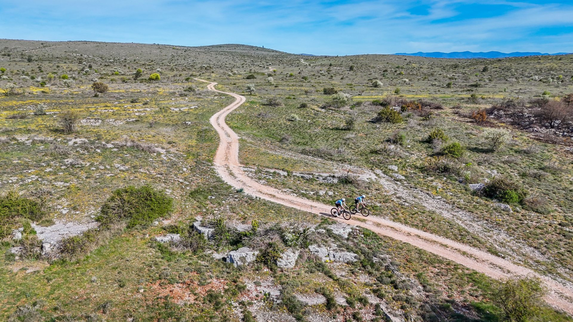 Gravel sur le causse du Larzac