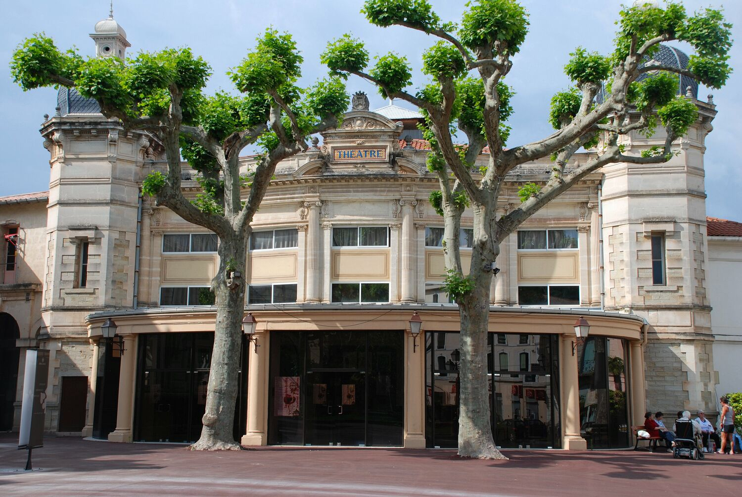 Le service culturel de Grand Orb vous offre 2 places pour assister au spectacle de votre choix sélectionné dans le programme 2026/2027 de la saison culturelle.