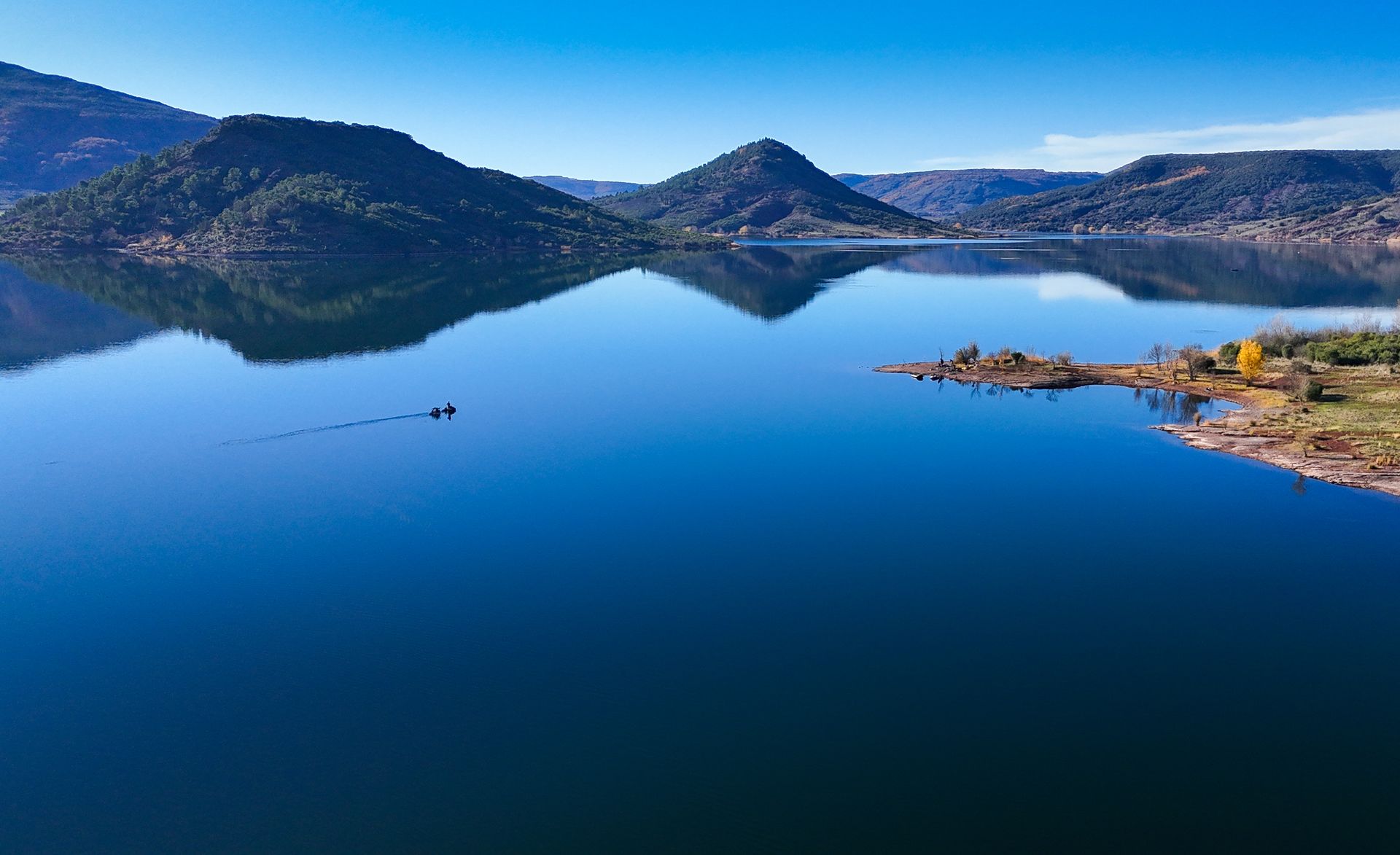 Le lac du Salagou