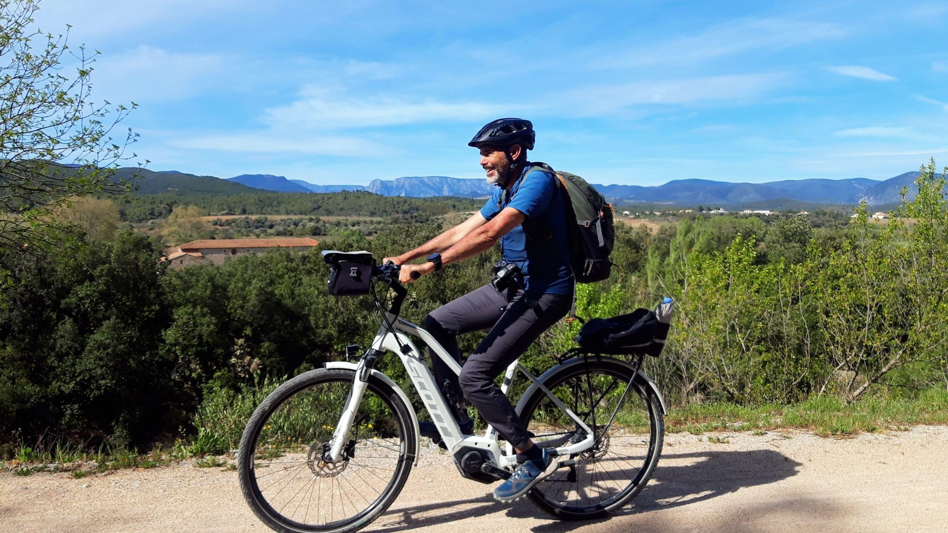 Patrick, sur l'Escapade Nature Sans Voiture dans les Grands Sites entre Béziers, MInerve et Carcassonne - crédit GIlles Delerue