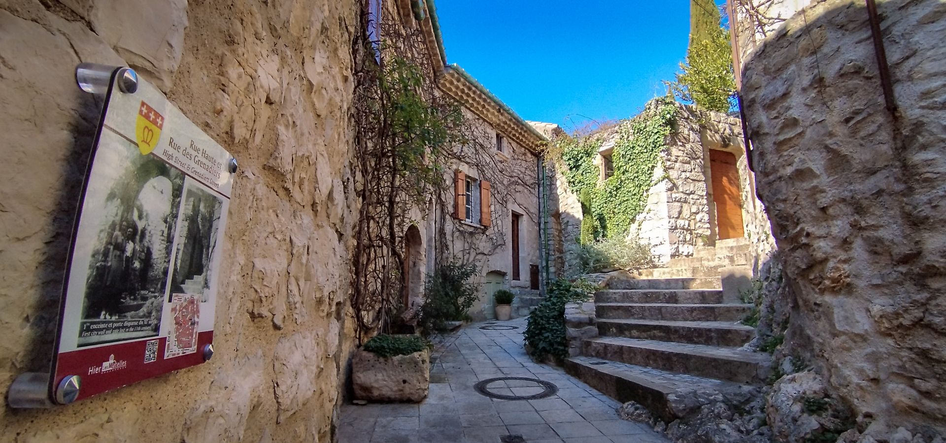 Dans les ruelles médiévales des Matelles