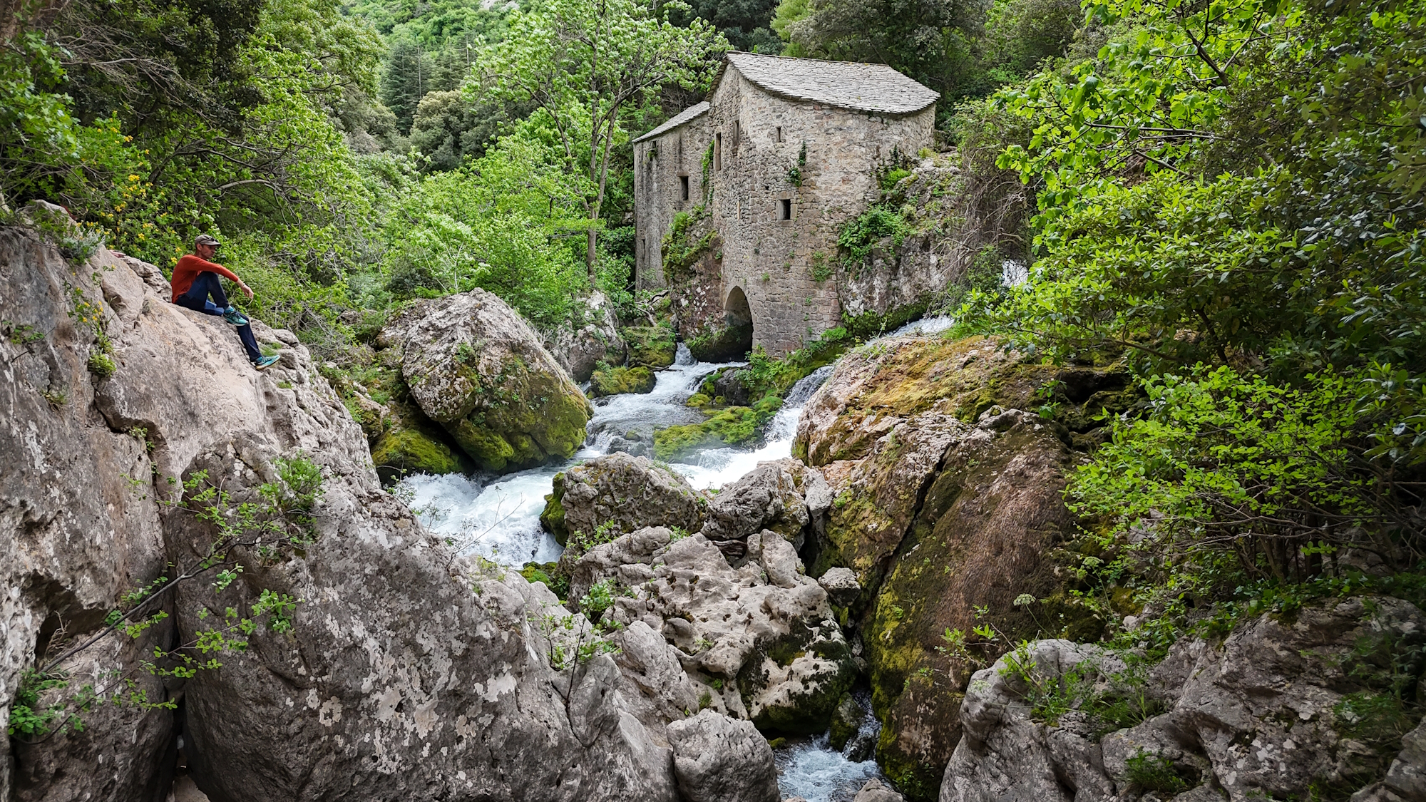Résurgence et moulin de la Foux