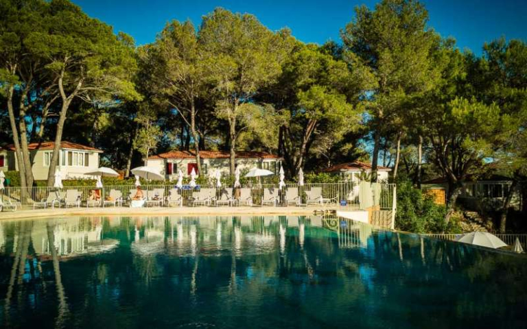 Camping la Pinède**** - Castelnau de Guers
