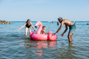 Famille à la plage à Palavas-Les-Flots